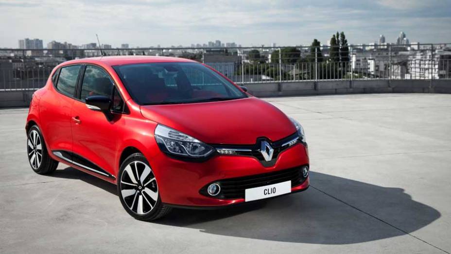 A versão topo de linha é a ENERGY dCi 90 Dynamique | <a href="https://gutenberg.quatrorodas.abril.com.br/saloes/paris/2012/renault-clio-702424.shtml" rel="migration">Leia mais</a>