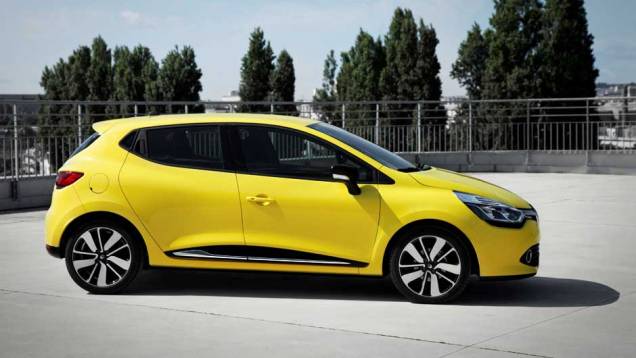 Além disso, há sistema de navegação com tela touch-screen, faróis de neblina e sensor de estacionamento traseiro | <a href="%20https://gutenberg.quatrorodas.abril.com.br/saloes/paris/2012/renault-clio-702424.shtml" rel="migration">Leia mais</a> Além disso, há sistema de navegação com tela touch-screen, faróis de neblina e sensor de estacionamento traseiro | <a href="%20https://gutenberg.quatrorodas.abril.com.br/saloes/paris/2012/renault-clio-702424.shtml" rel="migration">Leia mais</a>