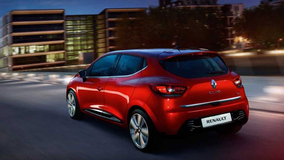 Dentre essas, a dCi 90 otimizada é a que tem menor taxa de emissão de CO2: 83g/km | <a href="%20https://gutenberg.quatrorodas.abril.com.br/saloes/paris/2012/renault-clio-702424.shtml" rel="migration">Leia mais</a>