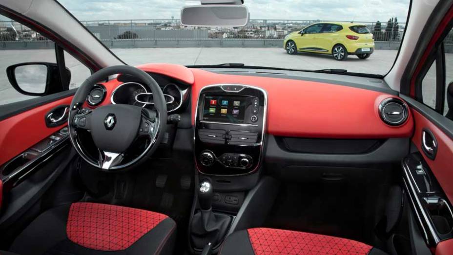 O início de vendas na Europa está previsto para o começo de 2013 | <a href="https://gutenberg.quatrorodas.abril.com.br/saloes/paris/2012/renault-clio-702424.shtml" rel="migration">Leia mais</a>