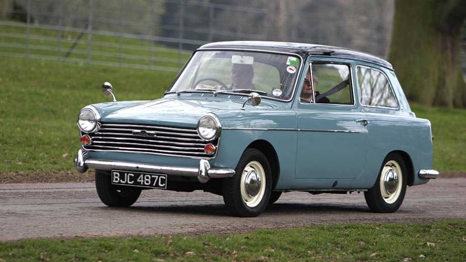 Austin A40 Farina: este belo cupê inglês tinha linhas elegantes pouco comuns para os carros da época | <a href="https://gutenberg.quatrorodas.abril.com.br/noticias/sergio-pininfarina-morre-aos-85-anos-324190_p.shtml" target="_blank" rel="migration">Leia mais</a> Austin A40 Farina: este belo cupê inglês tinha linhas elegantes pouco comuns para os carros da época | <a href="https://gutenberg.quatrorodas.abril.com.br/noticias/sergio-pininfarina-morre-aos-85-anos-324190_p.shtml" target="_blank" rel="migration">Leia mais</a>