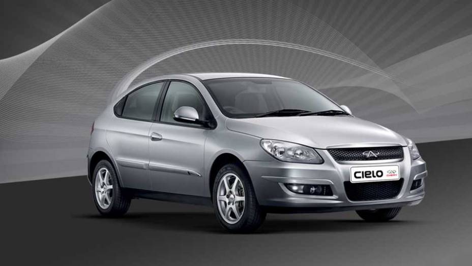 Chery Cielo: conhecido dos brasileiros, o hatch chinês se destaca pelo design | <a href="https://gutenberg.quatrorodas.abril.com.br/noticias/sergio-pininfarina-morre-aos-85-anos-324190_p.shtml" target="_blank" rel="migration">Leia mais</a>