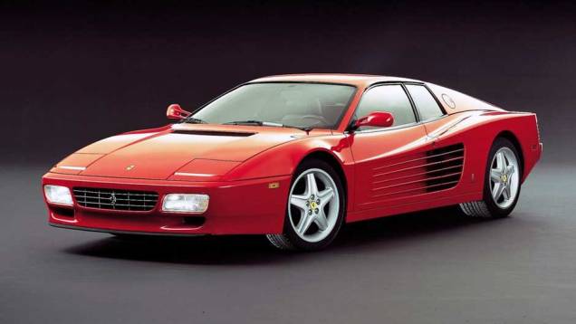 Ferrari 512 TR: sucessora da clássica Testarossa, conquistou fãs pelo estilo arrebatador e o motor V12 de quase 500 cv | <a href="https://gutenberg.quatrorodas.abril.com.br/noticias/sergio-pininfarina-morre-aos-85-anos-324190_p.shtml" target="_blank" rel="migration">Leia mais</a> Ferrari 512 TR: sucessora da clássica Testarossa, conquistou fãs pelo estilo arrebatador e o motor V12 de quase 500 cv | <a href="https://gutenberg.quatrorodas.abril.com.br/noticias/sergio-pininfarina-morre-aos-85-anos-324190_p.shtml" target="_blank" rel="migration">Leia mais</a>