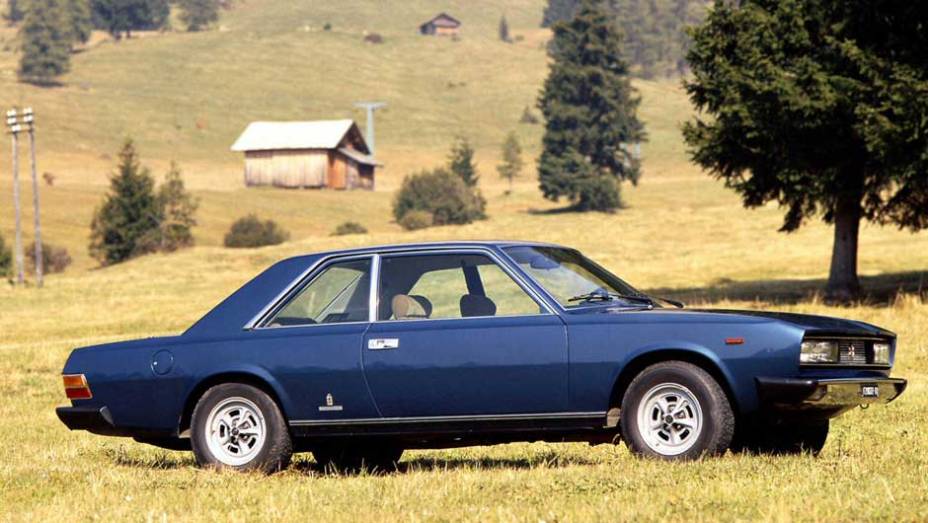 Fiat 130 Coupe: lançado em 1969, tinha como meta rivalizar com os luxuosos modelos de Jaguar, BMW e Mercedes-Benz | <a href="https://gutenberg.quatrorodas.abril.com.br/noticias/sergio-pininfarina-morre-aos-85-anos-324190_p.shtml" target="_blank" rel="migration">Leia mais</a> Fiat 130 Coupe: lançado em 1969, tinha como meta rivalizar com os luxuosos modelos de Jaguar, BMW e Mercedes-Benz | <a href="https://gutenberg.quatrorodas.abril.com.br/noticias/sergio-pininfarina-morre-aos-85-anos-324190_p.shtml" target="_blank" rel="migration">Leia mais</a>