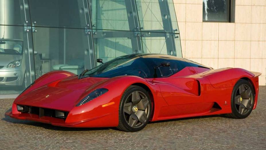 Pininfarina Ferrari P4-5: este protótipo foi feito especialmente para James Glickenhaus na base de uma Enzo e custou US$ 4 milhões | <a href="https://gutenberg.quatrorodas.abril.com.br/noticias/sergio-pininfarina-morre-aos-85-anos-324190_p.shtml" target="_blank" rel="migration">Leia ma</a> Pininfarina Ferrari P4-5: este protótipo foi feito especialmente para James Glickenhaus na base de uma Enzo e custou US$ 4 milhões | <a href="https://gutenberg.quatrorodas.abril.com.br/noticias/sergio-pininfarina-morre-aos-85-anos-324190_p.shtml" target="_blank" rel="migration">Leia ma</a>