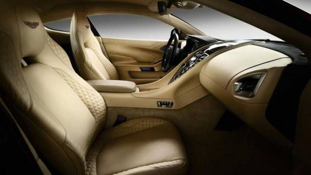 Novo Aston Martin Vanquish | <a href="https://gutenberg.quatrorodas.abril.com.br/saloes/paris/2012/aston-martin-vanquish-702721.shtml" rel="migration">Leia mais</a> Novo Aston Martin Vanquish | <a href="https://gutenberg.quatrorodas.abril.com.br/saloes/paris/2012/aston-martin-vanquish-702721.shtml" rel="migration">Leia mais</a>