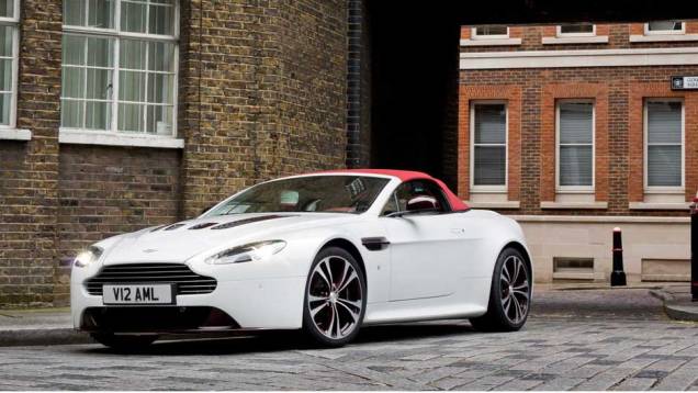 O torque máximo é de 65 mkgf | <a href="https://gutenberg.quatrorodas.abril.com.br/saloes/paris/2012/aston-martin-vantage-v12-roadster-703294.shtml" rel="migration">Leia mais</a> O torque máximo é de 65 mkgf | <a href="https://gutenberg.quatrorodas.abril.com.br/saloes/paris/2012/aston-martin-vantage-v12-roadster-703294.shtml" rel="migration">Leia mais</a>