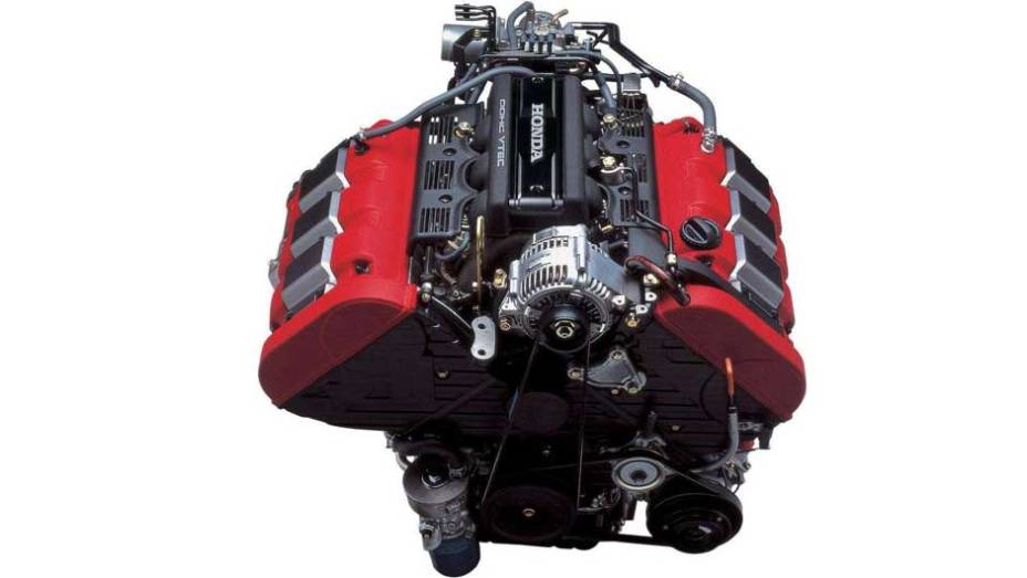 Motor C30, 3.0 V6, usava tecnologias de ponta para a época: comando de válvulas e coletor de admissão variável e injeção eletrônica multiponto. Gerava 280 cv <a href="https://gutenberg.quatrorodas.abril.com.br/reportagens/classicos/japones-valente-828328.shtml" rel="migration"> | Lei</a>