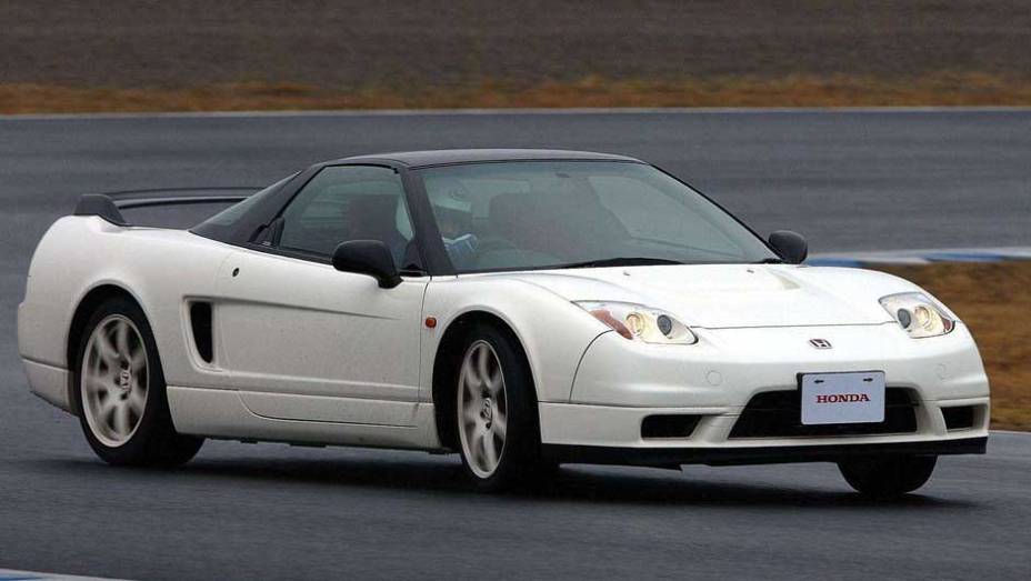 Em circuitos travados, Honda NSX conseguia rendimento igual ou superior a de rivais com motor sobrealimentado e com tração integral <a href="https://gutenberg.quatrorodas.abril.com.br/reportagens/classicos/japones-valente-828328.shtml" rel="migration">| Leia mais|</a> <a href="http" rel="migration"></a>