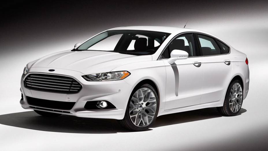 Nos EUA, o Ford Fusion Hybrid Titanium (já em uma nova geração) custa o equivalente a R$ 98.449 (US$ 31.840). No território brasileiro, seu valor salta para R$ 132.398.