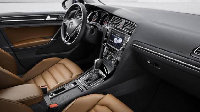 Segundo a Volkswagen, o interior do novo Golf recebeu uma nova seleção de materiais com qualidade superior | <a href="https://gutenberg.quatrorodas.abril.com.br/saloes/paris/2012/golf-chega-setima-geracao-702391.shtml" rel="migration">Leia mais</a> Segundo a Volkswagen, o interior do novo Golf recebeu uma nova seleção de materiais com qualidade superior | <a href="https://gutenberg.quatrorodas.abril.com.br/saloes/paris/2012/golf-chega-setima-geracao-702391.shtml" rel="migration">Leia mais</a>