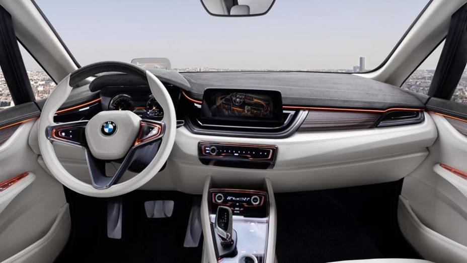BMW Concept Active Tourer | <a href="https://gutenberg.quatrorodas.abril.com.br/saloes/paris/2012/bmw-concept-active-tourer-702454.shtml" rel="migration">Leia mais</a>