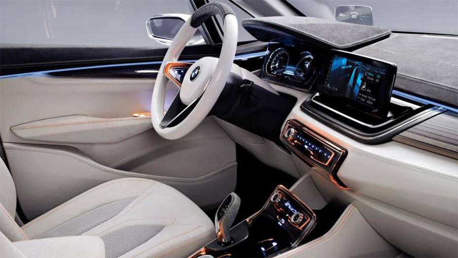 BMW Concept Active Tourer | <a href="https://gutenberg.quatrorodas.abril.com.br/saloes/paris/2012/bmw-concept-active-tourer-702454.shtml" rel="migration">Leia mais</a>