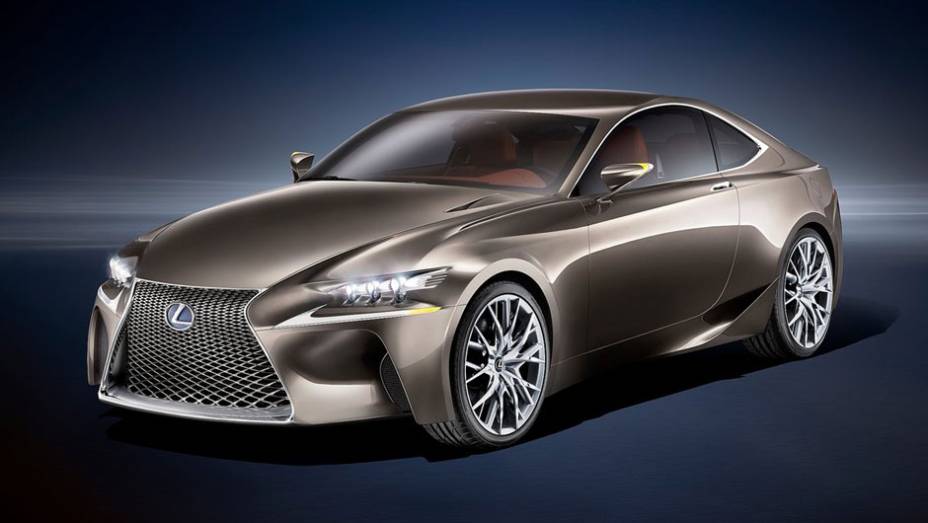 A Lexus revelou o LF-CC concept, coupé que traz visual bastante inovador e poderá inspirar o design do novo IS, em 2014. | <a href="%20https://gutenberg.quatrorodas.abril.com.br/saloes/paris/2012/lexus-lf-cc-702448.shtml" rel="migration">Leia mais</a>