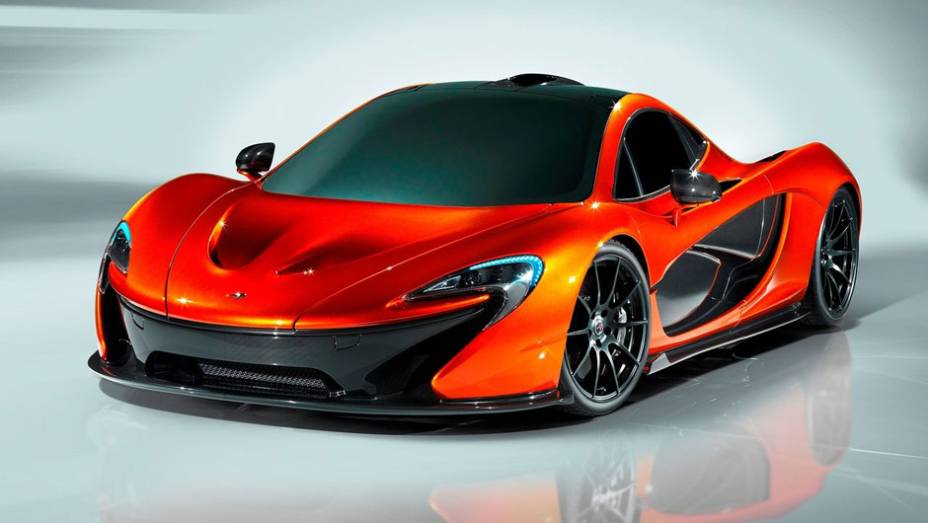 A McLaren lançou o P1, supercarro que chega para substituir o tradicional F1. | <a href="%20https://gutenberg.quatrorodas.abril.com.br/saloes/paris/2012/mclaren-p1-702427.shtml" rel="migration">Leia mais</a>