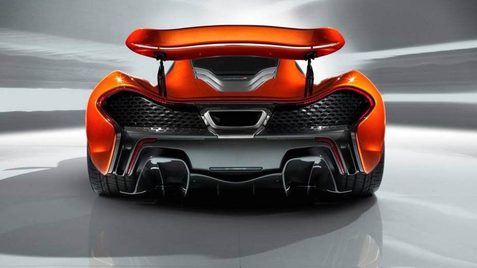 McLaren P1 | <a href="https://gutenberg.quatrorodas.abril.com.br/saloes/paris/2012/mclaren-p1-702427.shtml" rel="migration">Leia mais</a>