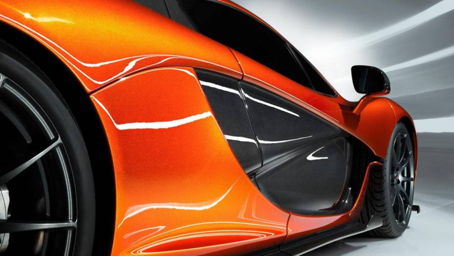 McLaren P1 | <a href="https://gutenberg.quatrorodas.abril.com.br/saloes/paris/2012/mclaren-p1-702427.shtml" rel="migration">Leia mais</a>