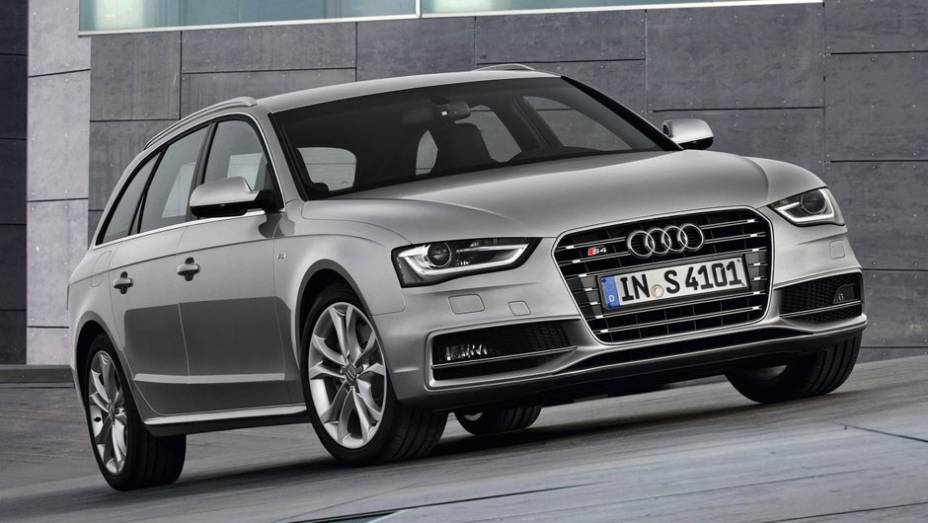 Outro item presente nos modelos S4 é o sistema Audi Drive Select | <a href="https://gutenberg.quatrorodas.abril.com.br/noticias/fabricantes/audi-traz-modelos-s4-ao-brasil-704081.shtml" rel="migration">Leia mais</a>
