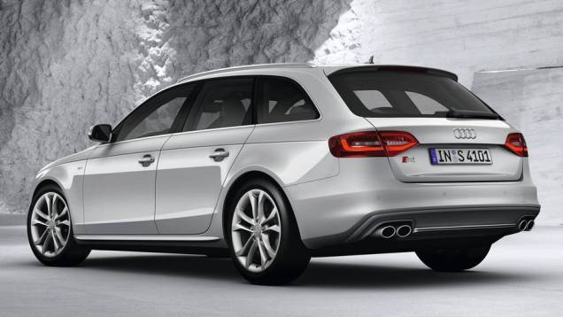 Itens de conforto também estão presentes | <a href="https://gutenberg.quatrorodas.abril.com.br/noticias/fabricantes/audi-traz-modelos-s4-ao-brasil-704081.shtml" rel="migration">Leia mais</a> Itens de conforto também estão presentes | <a href="https://gutenberg.quatrorodas.abril.com.br/noticias/fabricantes/audi-traz-modelos-s4-ao-brasil-704081.shtml" rel="migration">Leia mais</a>