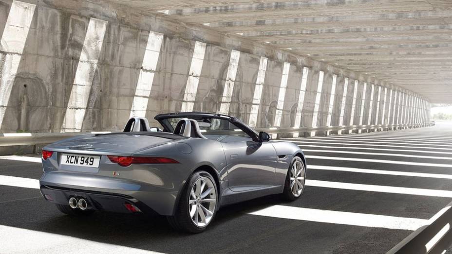 Jaguar F-Type | <a href="https://gutenberg.quatrorodas.abril.com.br/salao-do-automovel/2012/carros/f-type-704041.shtml" rel="migration">Leia mais</a>