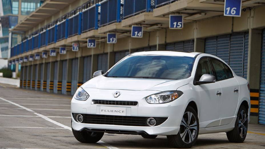 O Fluence GT é criado pela Renault Sport, responsável pela preparação dos modelos esportivos da marca | <a href="https://gutenberg.quatrorodas.abril.com.br/carros/lancamentos/renault-fluence-gt-721405.shtml" rel="migration">Leia mais</a>