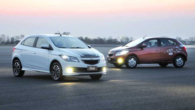 Grande aposta da GM para recuperar espaço entre os compactos, o Onix aposenta o veterano Corsa | <a href="%20https://gutenberg.quatrorodas.abril.com.br/salao-do-automovel/2012/carros/onix-708485.shtml" rel="migration">Leia mais</a> Grande aposta da GM para recuperar espaço entre os compactos, o Onix aposenta o veterano Corsa | <a href="%20https://gutenberg.quatrorodas.abril.com.br/salao-do-automovel/2012/carros/onix-708485.shtml" rel="migration">Leia mais</a>