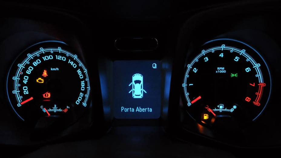 A iluminação azulada típica dos modelos da Chevrolet marca presença na Trailblazer | <a href="https://gutenberg.quatrorodas.abril.com.br/carros/lancamentos/chevrolet-trailblazer-718248.shtml" target="_blank" rel="migration">Leia mais</a> A iluminação azulada típica dos modelos da Chevrolet marca presença na Trailblazer | <a href="https://gutenberg.quatrorodas.abril.com.br/carros/lancamentos/chevrolet-trailblazer-718248.shtml" target="_blank" rel="migration">Leia mais</a>