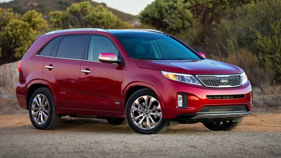 A Kia exibiu o novo Sorento no Salão de Los Angeles | <a href="https://gutenberg.quatrorodas.abril.com.br/saloes/los-angeles/2012/kia-sorento-2014-724885.shtml" rel="migration">Leia mais</a>