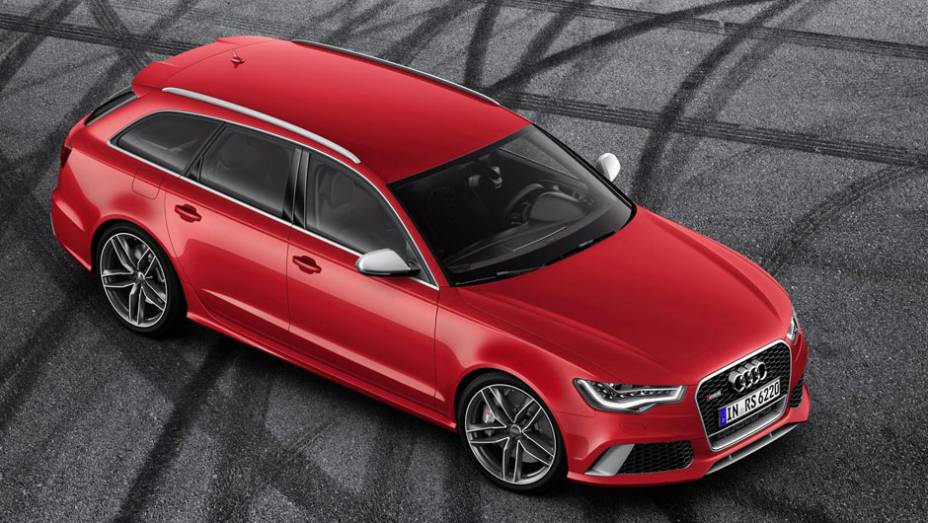 Entre os itens de série, a perua traz sistema multimídia MMI e rodas de 20 polegadas | <a href="%20https://gutenberg.quatrorodas.abril.com.br/saloes/detroit/2013/audi-rs6-avant-730408.shtml" rel="migration">Leia mais</a>