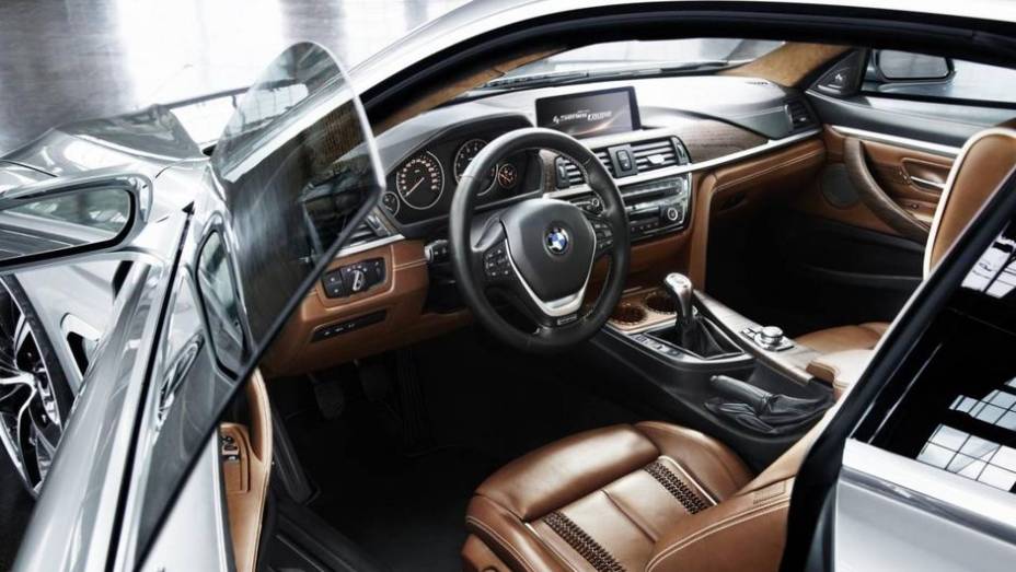 A Série 4 Coupe concept deverá ganhar uma versão de produção, mas a BMW ainda não divulgou uma perspectiva de data para lançá-la | <a href="https://gutenberg.quatrorodas.abril.com.br/saloes/detroit/2013/bmw-serie-4-coupe-concept-730364.shtml" rel="migration">Leia mais</a>