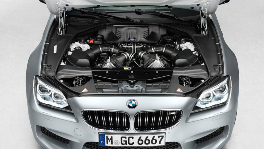 Nem na Alemanha ele será um carro barato: o preço inicial é de 128.800 euros | <a href="%20https://gutenberg.quatrorodas.abril.com.br/saloes/detroit/2013/bmw-m6-gran-coupe-730380.shtml" rel="migration">Leia mais</a>