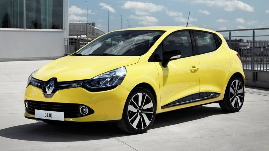 Também apresentado no evento francês, o Renault Clio chegou caprichado à quarta geração. | <a href="https://gutenberg.quatrorodas.abril.com.br/noticias/mercado/definidos-finalistas-carro-ano-2013-europa-728106.shtml" rel="migration">Leia mais</a>