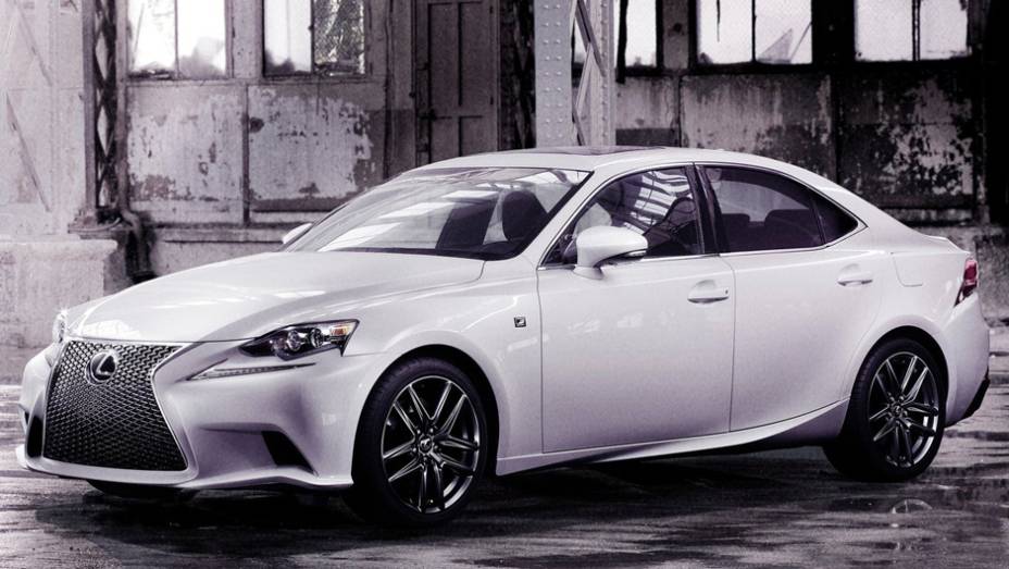 A Lexus divulgou as primeiras imagens oficiais do IS F-SPORT 2014 | <a href="https://gutenberg.quatrorodas.abril.com.br/saloes/detroit/2013/lexus-is-730482.shtml" rel="migration">Leia mais</a>