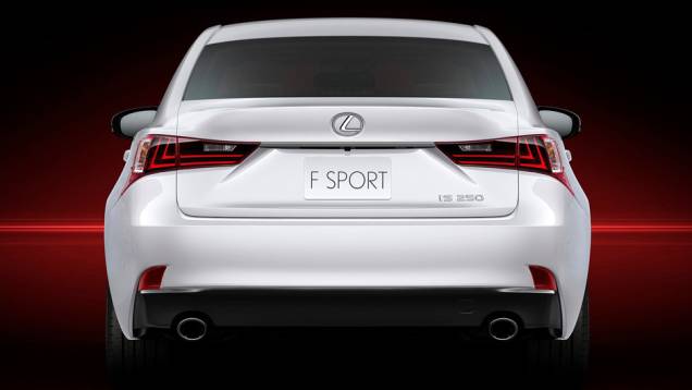 Deve existir, ainda, uma versão híbrida de quatro cilindros e 2.5 litros, com uma potência de 240 cv | <a href="https://gutenberg.quatrorodas.abril.com.br/saloes/detroit/2013/lexus-is-730482.shtml" rel="migration">Leia mais</a> Deve existir, ainda, uma versão híbrida de quatro cilindros e 2.5 litros, com uma potência de 240 cv | <a href="https://gutenberg.quatrorodas.abril.com.br/saloes/detroit/2013/lexus-is-730482.shtml" rel="migration">Leia mais</a>