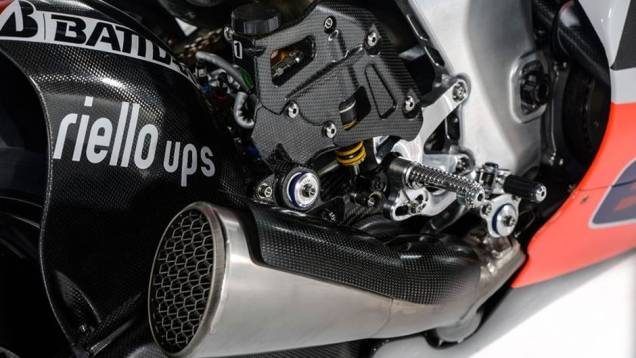 Detalhe da Desmosedici GP13 | <a href="https://gutenberg.quatrorodas.abril.com.br/moto/noticias/ducati-apresenta-desmosedici-gp13-731607.shtml" rel="migration">Leia mais</a> Detalhe da Desmosedici GP13 | <a href="https://gutenberg.quatrorodas.abril.com.br/moto/noticias/ducati-apresenta-desmosedici-gp13-731607.shtml" rel="migration">Leia mais</a>