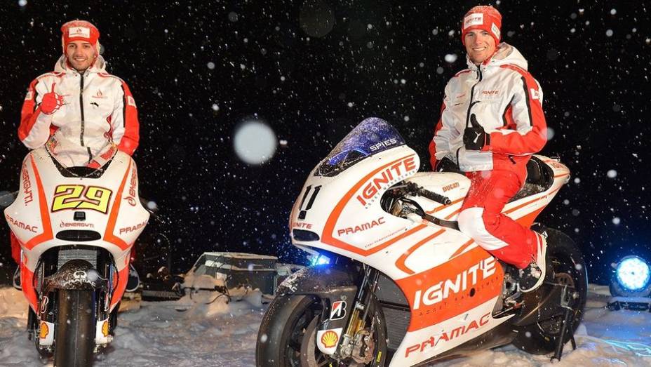 Andrea Iannone e Ben Spies, pilotos da Ignite Pramac | <a href="https://gutenberg.quatrorodas.abril.com.br/moto/noticias/ducati-apresenta-desmosedici-gp13-731607.shtml" rel="migration">Leia mais</a>