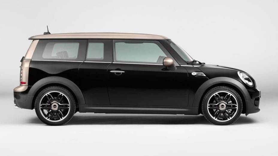 Já as rodas de liga-leve, de 17 polegadas, contam com a insígnia Bond Street gravada | <a href="%20https://gutenberg.quatrorodas.abril.com.br/saloes/genebra/2013/mini-clubman-bond-street-734431.shtml" rel="migration">Leia mais</a>