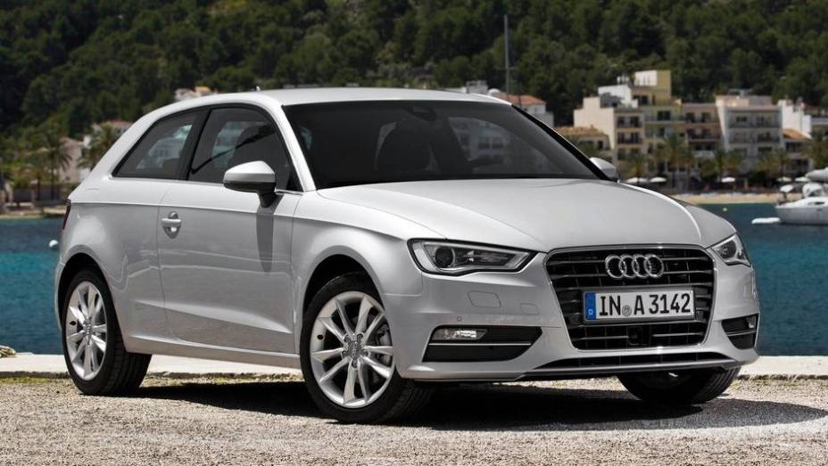 CARRO DO ANO - Audi A3 | <a href="https://gutenberg.quatrorodas.abril.com.br/noticias/mercado/finalistas-premio-carro-mundial-2013-sao-revelados-732525.shtml" rel="migration">Leia mais</a>