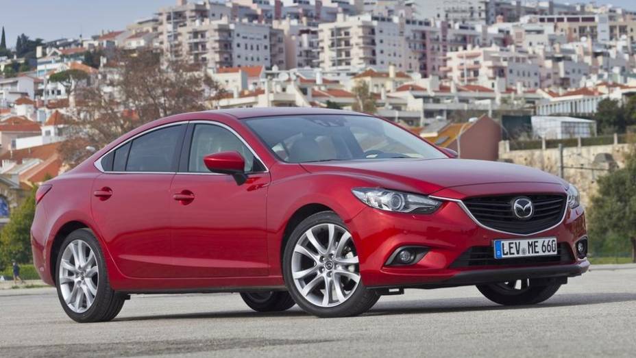 CARRO DO ANO - Mazda6 | <a href="https://gutenberg.quatrorodas.abril.com.br/noticias/mercado/finalistas-premio-carro-mundial-2013-sao-revelados-732525.shtml" rel="migration">Leia mais</a>