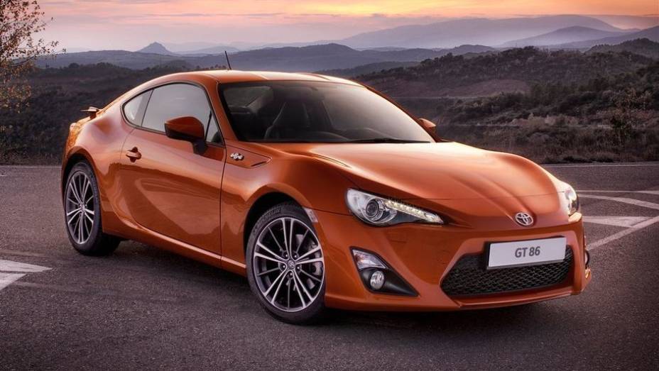 CARRO DO ANO - Scion FR-S / Subaru BRZ / Toyota GT 86 / Toyota 86 | <a href="https://gutenberg.quatrorodas.abril.com.br/noticias/mercado/finalistas-premio-carro-mundial-2013-sao-revelados-732525.shtml" rel="migration">Leia mais</a>