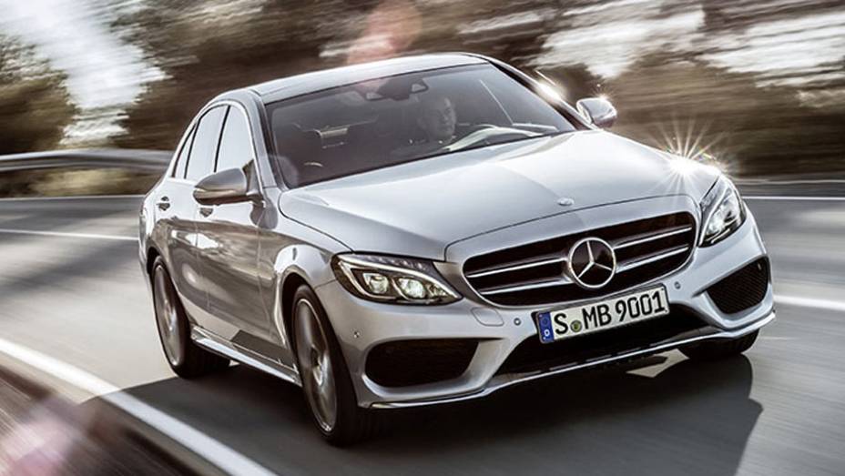 Mercedes-Benz apresenta o novo Classe C | <a href="https://gutenberg.quatrorodas.abril.com.br/noticias/saloes/detroit-2014/mercedes-benz-apresenta-novo-classe-c-769335.shtml" rel="migration">Leia mais</a>