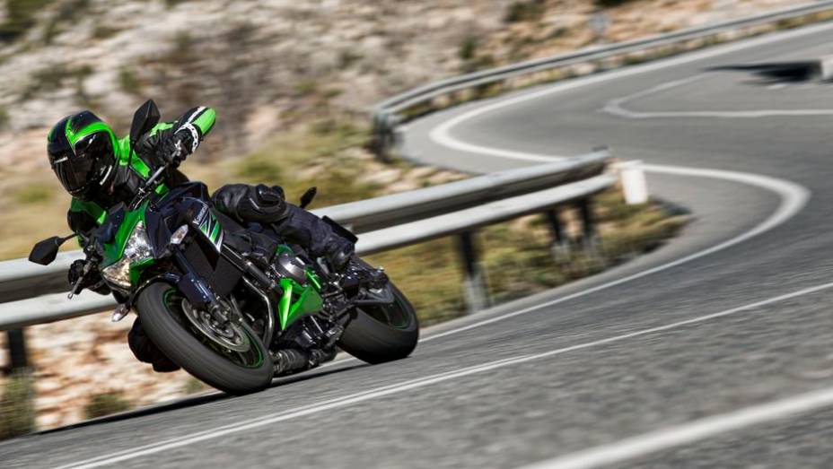 Ela sucede a Z750 no Brasil | <a href="https://gutenberg.quatrorodas.abril.com.br/moto/noticias/kawasaki-traz-nova-z800-ao-brasil-732675.shtml" rel="migration">Leia mais</a>