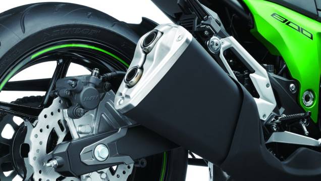 Houve aumento no tamanho dos discos de freio (agora, 310 mm) | <a href="https://gutenberg.quatrorodas.abril.com.br/moto/noticias/kawasaki-traz-nova-z800-ao-brasil-732675.shtml" rel="migration">Leia mais</a> Houve aumento no tamanho dos discos de freio (agora, 310 mm) | <a href="https://gutenberg.quatrorodas.abril.com.br/moto/noticias/kawasaki-traz-nova-z800-ao-brasil-732675.shtml" rel="migration">Leia mais</a>