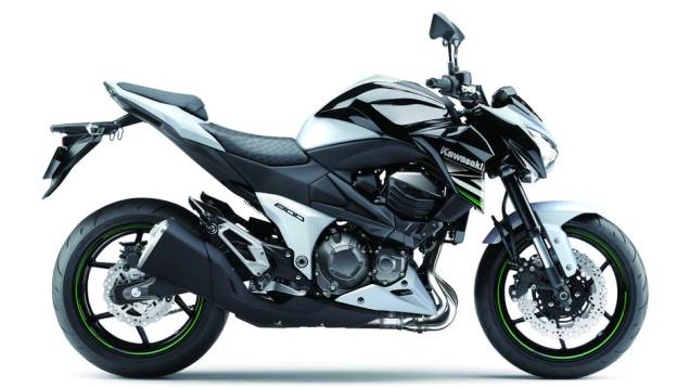 Já o modelo com freios ABS passa a valer R$ 38.990 | <a href="https://gutenberg.quatrorodas.abril.com.br/moto/noticias/kawasaki-traz-nova-z800-ao-brasil-732675.shtml" rel="migration">Leia mais</a> Já o modelo com freios ABS passa a valer R$ 38.990 | <a href="https://gutenberg.quatrorodas.abril.com.br/moto/noticias/kawasaki-traz-nova-z800-ao-brasil-732675.shtml" rel="migration">Leia mais</a>