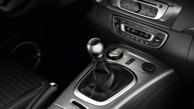 São três modos diferentes: Road, Loose Ground e Expert | <a href="https://gutenberg.quatrorodas.abril.com.br/saloes/genebra/2013/renault-scenic-xmod-734868.shtml" rel="migration">Leia mais</a> São três modos diferentes: Road, Loose Ground e Expert | <a href="https://gutenberg.quatrorodas.abril.com.br/saloes/genebra/2013/renault-scenic-xmod-734868.shtml" rel="migration">Leia mais</a>