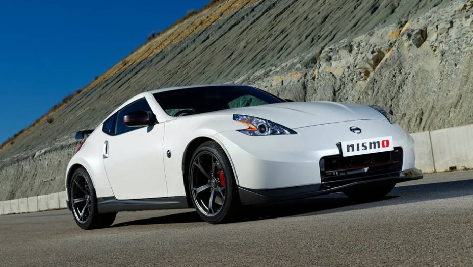 A Nissan apresentou uma nova versão do 370Z Nismo | <a href="https://gutenberg.quatrorodas.abril.com.br/noticias/fabricantes/nissan-370z-nismo-fica-mais-rapido-731599.shtml" rel="migration">Leia mais</a>