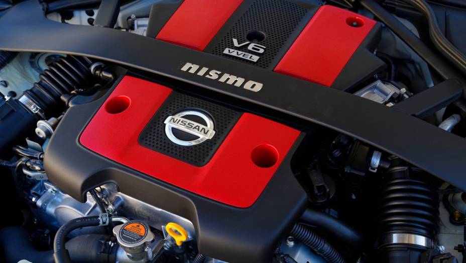 Segundo números divulgados pela Nissan, o carro vai de 0 a 100 km/h em 5,2 segundos, sendo 0,1 segundo mais rápido do que o modelo anterior | <a href="%20https://gutenberg.quatrorodas.abril.com.br/noticias/fabricantes/nissan-370z-nismo-fica-mais-rapido-731599.shtml" rel="migration">L</a>