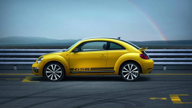 O motor 2.0 turbo foi preparado para render 210 cv, e será oferecido no Jetta e no Beetle convencional em breve | <a href="https://gutenberg.quatrorodas.abril.com.br/noticias/fabricantes/beetle-ganha-serie-gsr-limited-edition-733136.shtml" rel="migration">Leia mais</a> O motor 2.0 turbo foi preparado para render 210 cv, e será oferecido no Jetta e no Beetle convencional em breve | <a href="https://gutenberg.quatrorodas.abril.com.br/noticias/fabricantes/beetle-ganha-serie-gsr-limited-edition-733136.shtml" rel="migration">Leia mais</a>