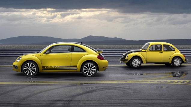 Capô e tampa traseira pintados de preto são iguais aos do antigo Fusca GSR | <a href="https://gutenberg.quatrorodas.abril.com.br/noticias/fabricantes/beetle-ganha-serie-gsr-limited-edition-733136.shtml" rel="migration">Leia mais</a> Capô e tampa traseira pintados de preto são iguais aos do antigo Fusca GSR | <a href="https://gutenberg.quatrorodas.abril.com.br/noticias/fabricantes/beetle-ganha-serie-gsr-limited-edition-733136.shtml" rel="migration">Leia mais</a>