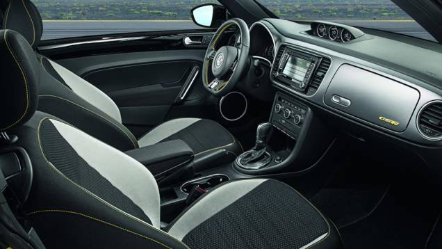Há opção de câmbio manual ou automático DSG, ambas com seis marchas | <a href="https://gutenberg.quatrorodas.abril.com.br/noticias/fabricantes/beetle-ganha-serie-gsr-limited-edition-733136.shtml" rel="migration">Leia mais</a> Há opção de câmbio manual ou automático DSG, ambas com seis marchas | <a href="https://gutenberg.quatrorodas.abril.com.br/noticias/fabricantes/beetle-ganha-serie-gsr-limited-edition-733136.shtml" rel="migration">Leia mais</a>